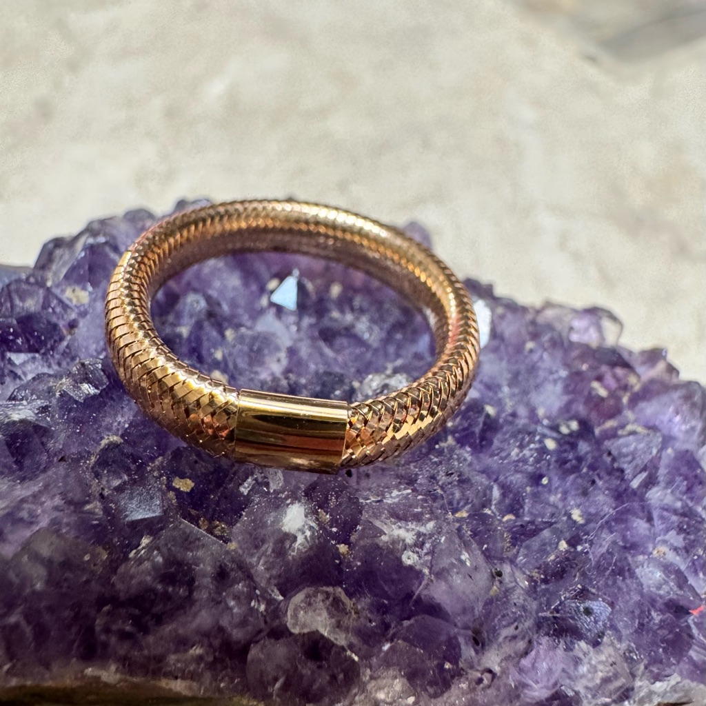 Rose /Pink Gold Ring K18 Japan Stretchy (Free Size)Best Fit In 7.5 Ring Size Up